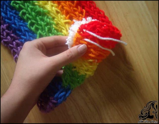 https://up.rozbano.com/view/3044074/Finger%20Knitted%20Rainbow%20Scarf-19.jpg
