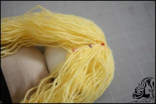 https://up.rozbano.com/view/3196669/Install%20hair%20for%20dolls%20with%20yarn-07.jpg