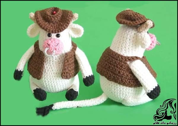 https://up.rozbano.com/view/3309502/Knitted%20cowboy%20cow%20doll.jpg