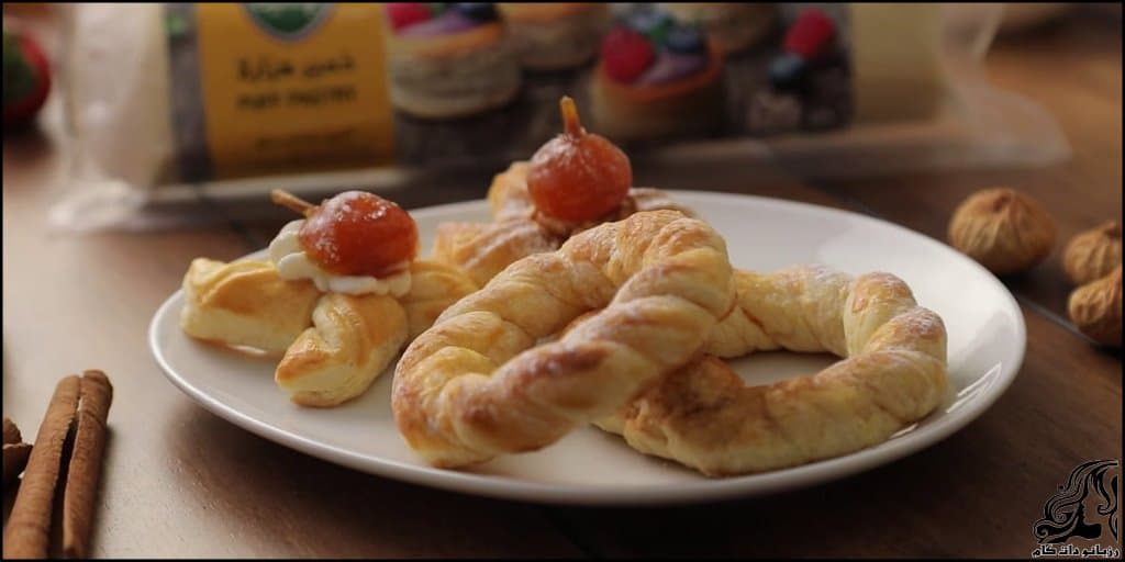 https://up.rozbano.com/view/3376480/French%20pastry%20twisted%20ring-01.jpg