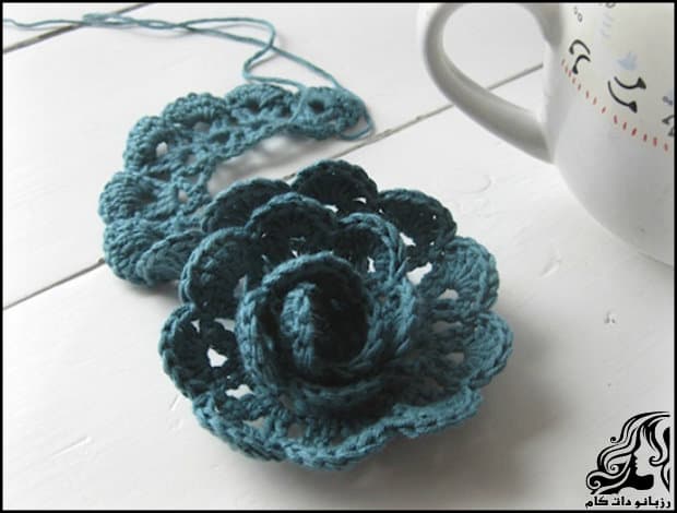 https://up.rozbano.com/view/3636117/knitted%20rose%20flower%20tutorial-05.jpg