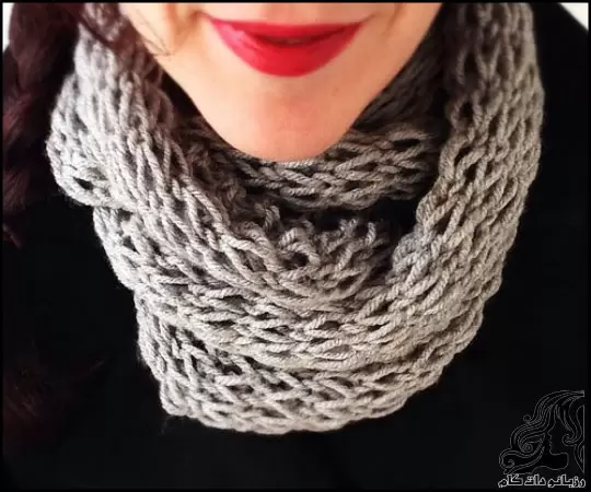 https://up.rozbano.com/view/3745244/Loose%20Knit%20Infinity%20Scarf%20tutorial.webp