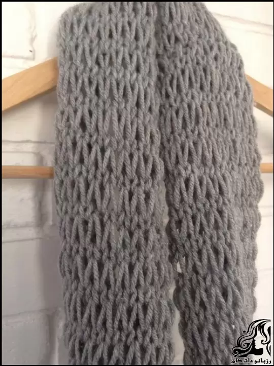 https://up.rozbano.com/view/3745246/Loose%20Knit%20Infinity%20Scarf%20tutorial-02.webp