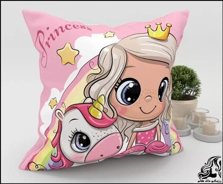 https://up.rozbano.com/view/3783560/Sewing%20a%20cushion%20for%20a%20childs%20room%20tutorial-02.webp