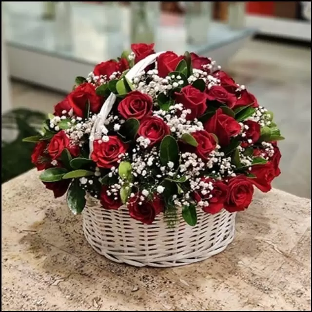 https://up.rozbano.com/view/3791850/Making%20a%20flower%20basket%20with%20several%20methods.webp