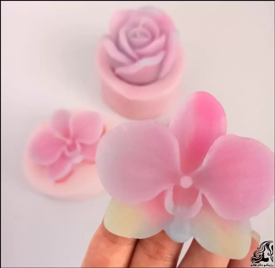 https://up.rozbano.com/view/3830776/Making%20multi%20colored%20candles%20tutorial.webp